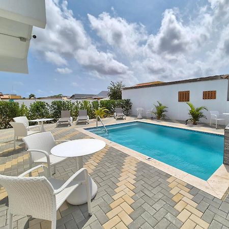 אורנג'סטאד Ocean Breeze Apartments In Aruba מראה חיצוני תמונה