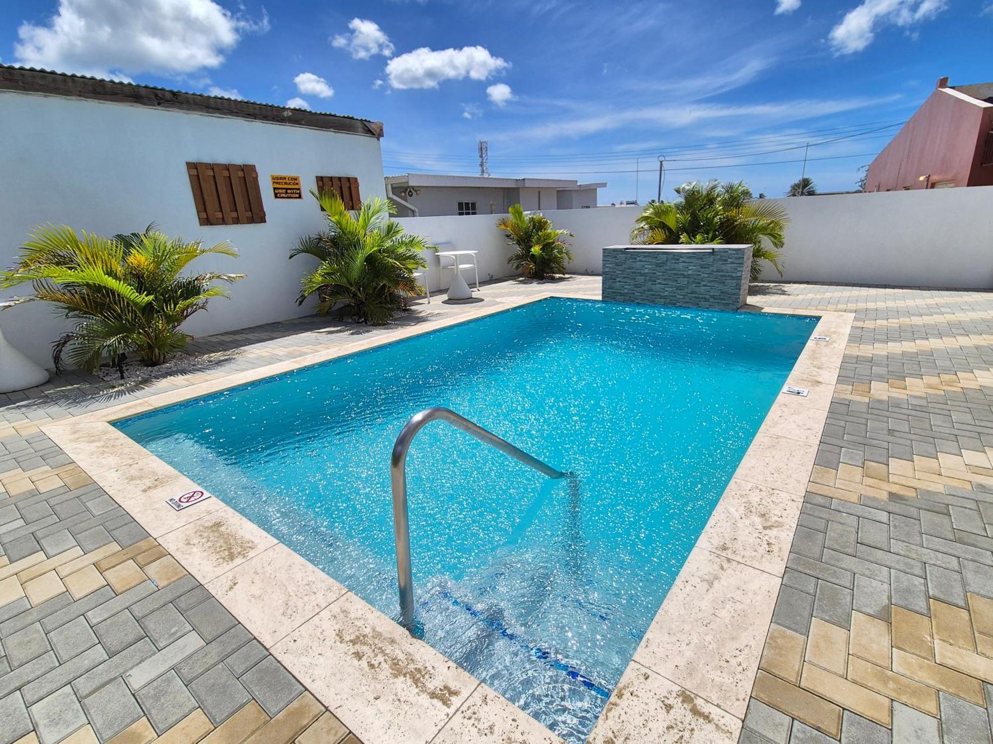 אורנג'סטאד Ocean Breeze Apartments In Aruba מראה חיצוני תמונה